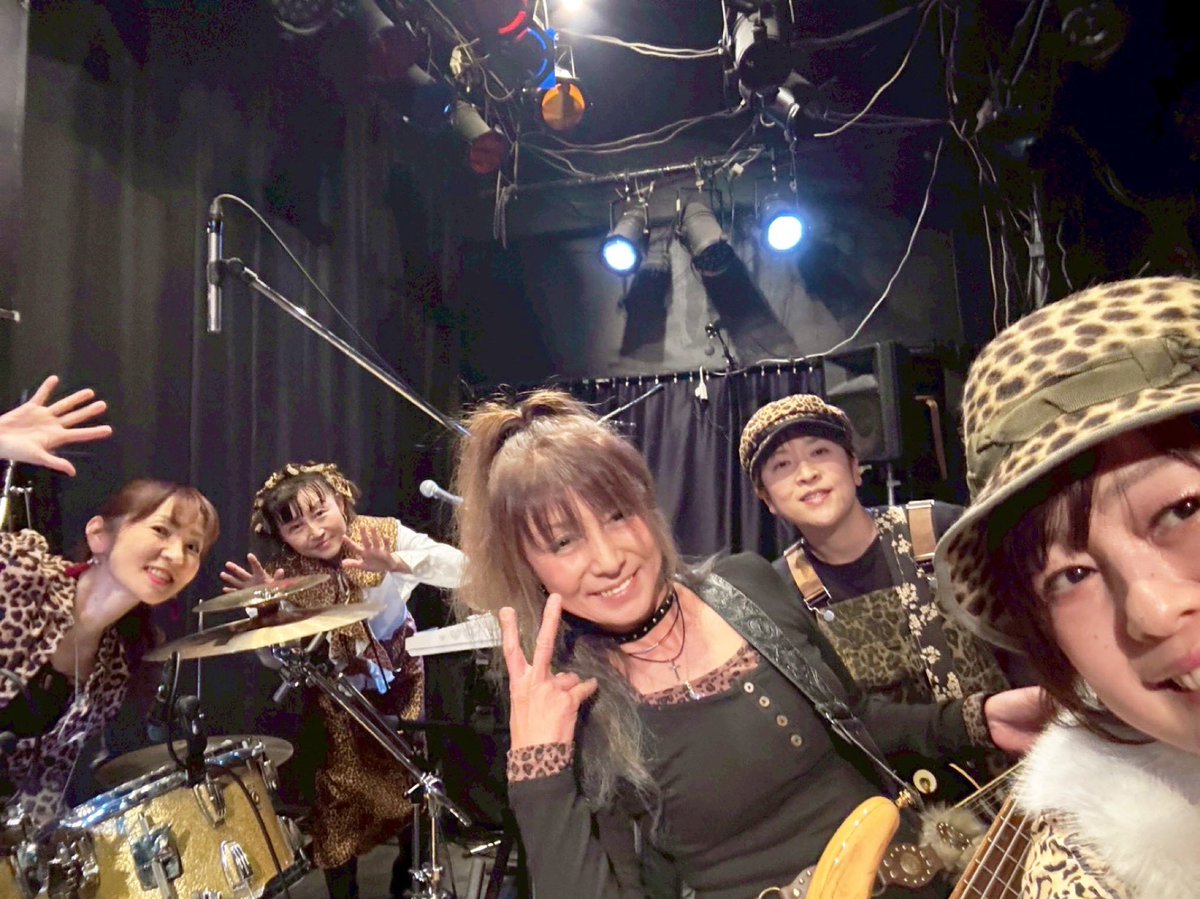 millionstar0701's tweet image. 𝗟𝗮𝗱𝘆 𝗢𝗳 𝗟𝗲𝗴𝗲𝗻𝗱 無事に終了！

ミリスタは主催バンドだったので
初のトリを務めさせて頂きました♪

対バンさんが会場を温めてくれたお陰で
最高の雰囲気の中ライブが出来ました！

関わってくれた全ての皆様に感謝！

ミリスタ2026がスタートです☆

#MillionStar
#プリンセスプリンセス