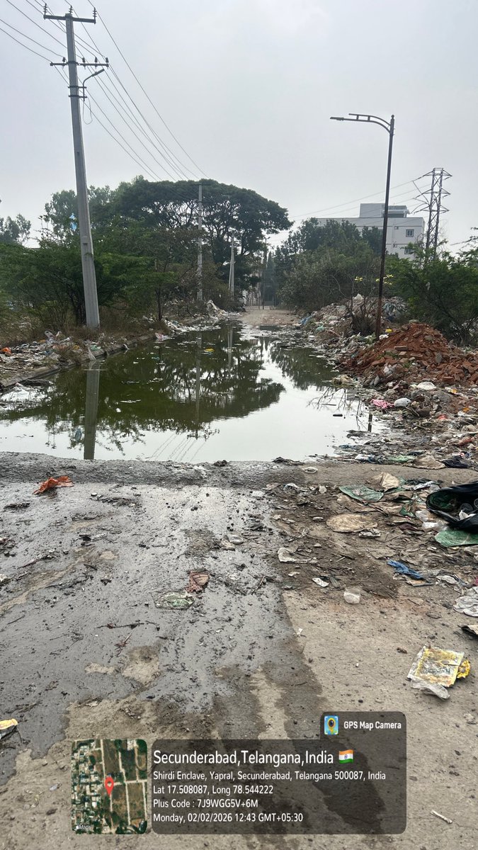 NitinNitin2292's tweet photo. I request @GHMCOnline higher authorities to take immediate action on this issue, which has been pending for a long time. Exact location details with map points are attached in the image (near Yapral). Due to water stagnation, the entire area is affected by mosquitoes. https://t.co/iohRvmhsbl