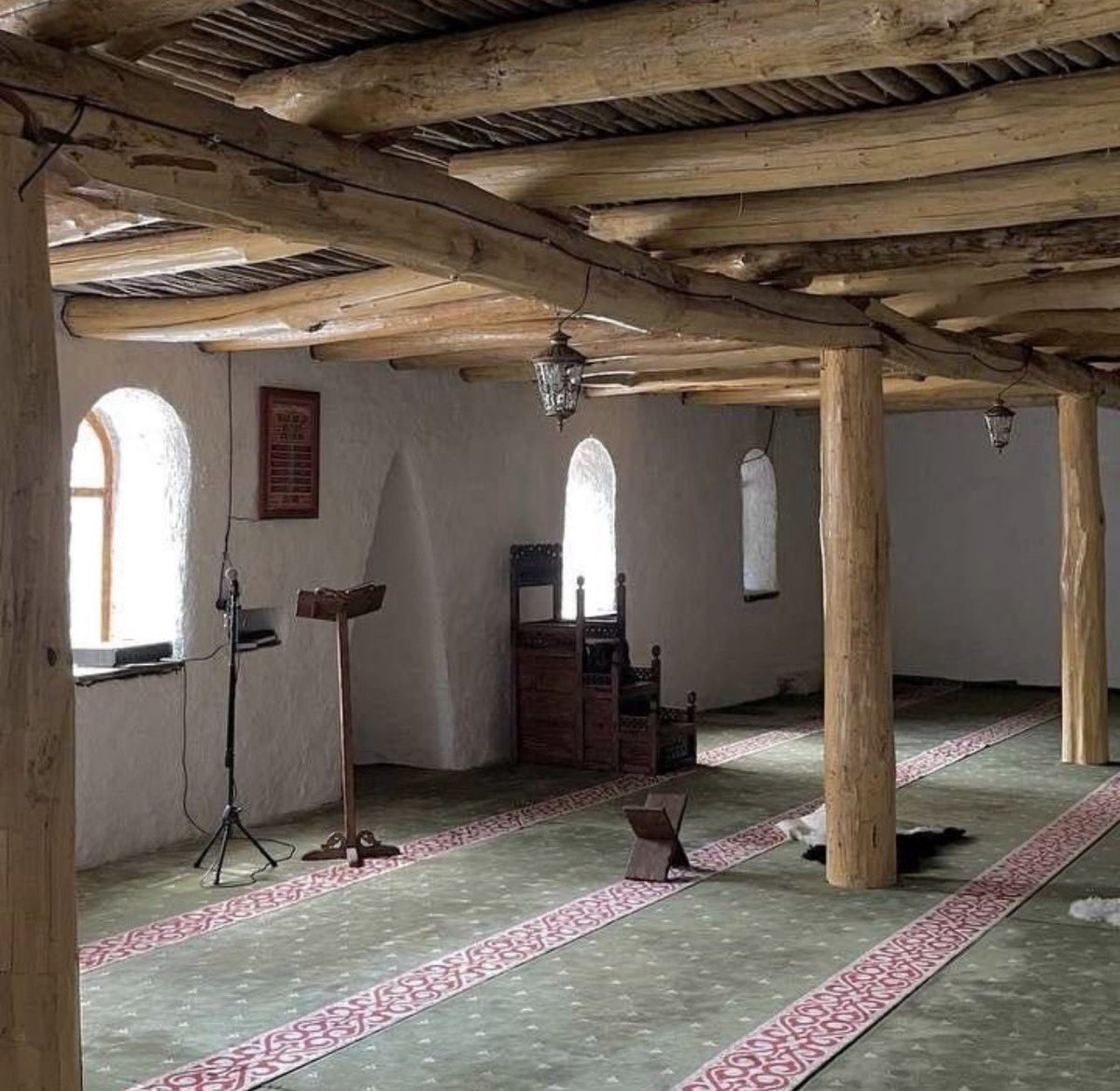 aShi3ar's tweet photo. وجيهنا ماهي " بـ عبّادة وجيه "
ما تخضع إلّا وسط دور العباده

حنّا خلقنا الله على شان نرضيه
ما الله خلقنا لأجل نرضي عباده . https://t.co/rXZXgkZkLO