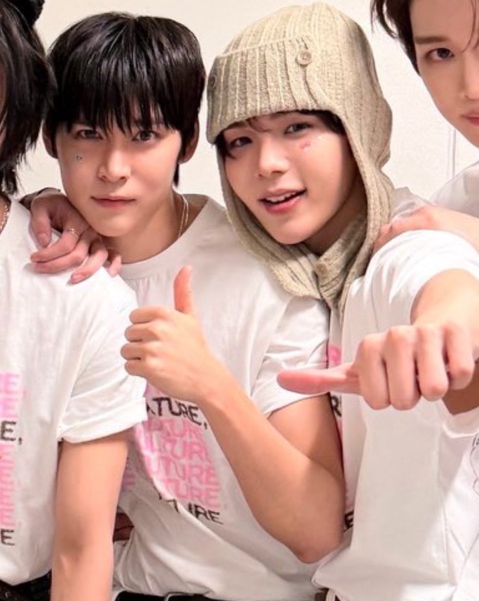 skipthebread's tweet image. คอลเลคชั่นโอบ -.,-