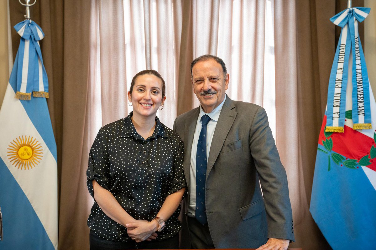 Junto a la intendenta de Arauco, Virginia López, seguimos trabajando en la planificación de este 2026, con eje en la puesta a punto de las escuelas y el trabajo conjunto para sostener la gestión en un contexto difícil, marcado por el ajuste y el recorte de recursos.

Nos pusimos