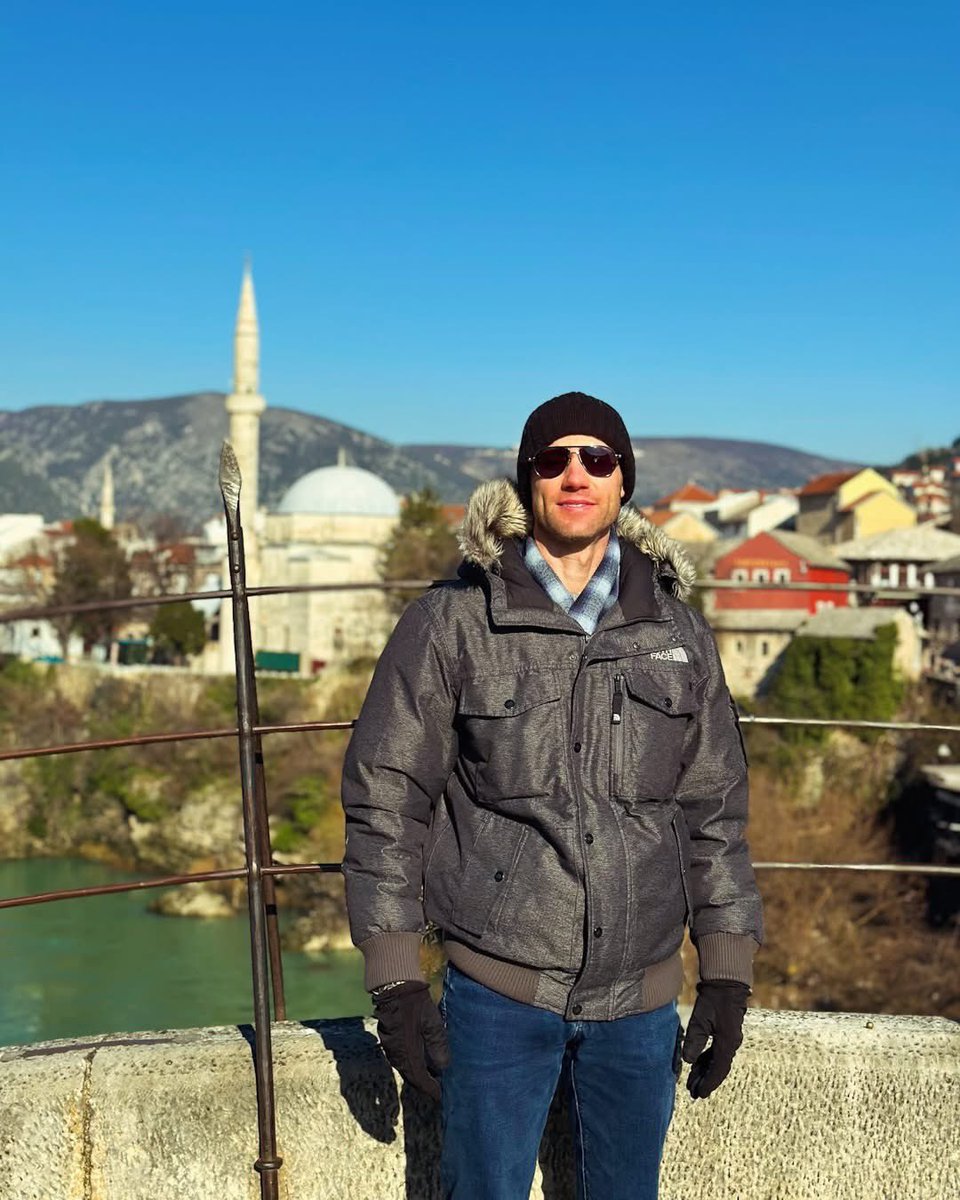 Valoramous tweet media