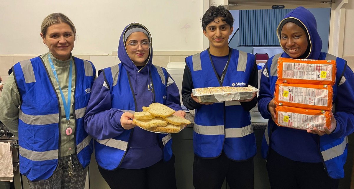 minhajwelfare's tweet photo. 🍲 Our January Kindness Kitchen served warm meals across Nelson—at Hodge House, Town Centre, and via Meals on Wheels. 

🤝Huge thanks to Pendle Vale College students, teachers, and our amazing volunteers.

https://t.co/EdkMxFqScB 

#MWF #KindnessKitchen #Nelson #CommunityCare https://t.co/UmMJxuHU9w