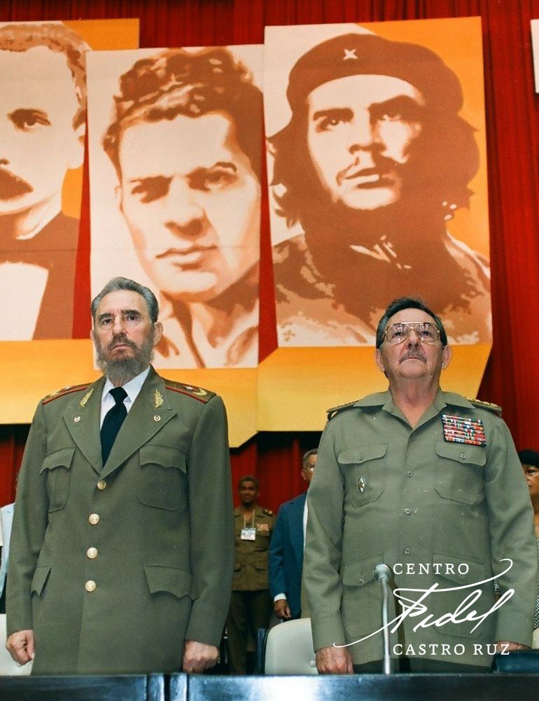 Lo dijo Raúl (23/02/1960): "¿Acaso hemos perdido los ríos de sangre de nuestra rebeldía nacional? (...). ¿No es acaso la sangre que aún circula por nosotros?". Lo es, ¡y somos fieles a la gloria que se ha vivido! #CubaEstáFirme
