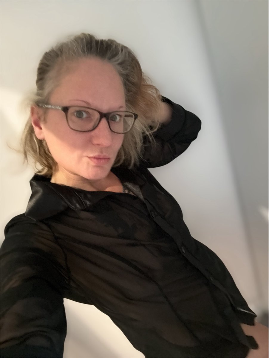 I sometimes forget what I’m (not) wearing when I answer the door to Delivery Drivers 🤷‍♀️