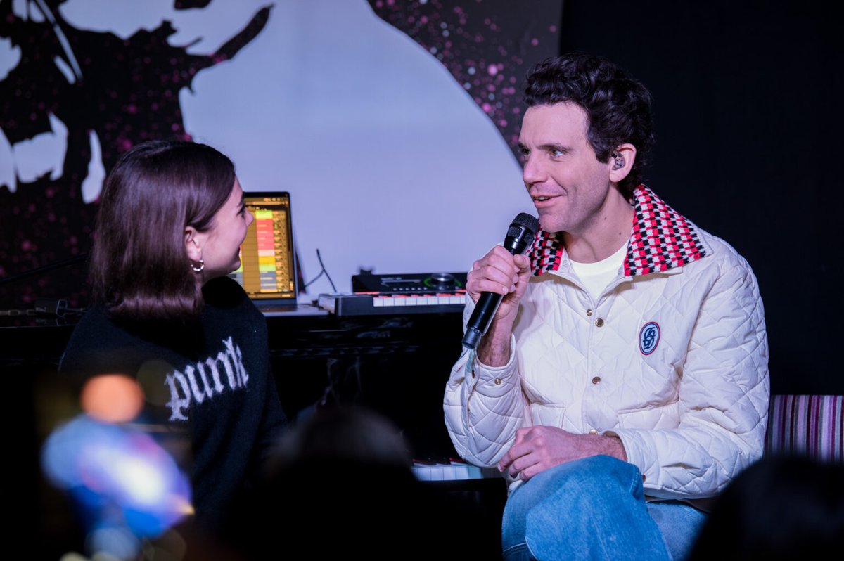Mika4Berries's tweet photo. Mika turns HMV Vault into a living room of love, laughter, and lyrical tea spills
https://t.co/Vpeu9hBsm7 https://t.co/ngV05K2rk8