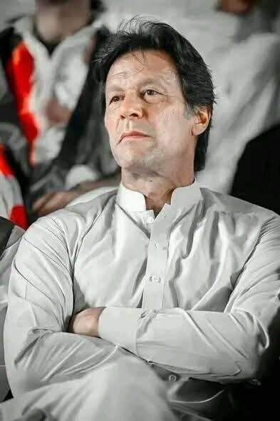 اگر پوری کوشش کے باوجود اجالا نہ لا سکا تو کوئی گِلہ نہیں۔
مگر یاد رہے
 میں اندھیروں سے کبھی صلح نہیں کروں گا___!!!