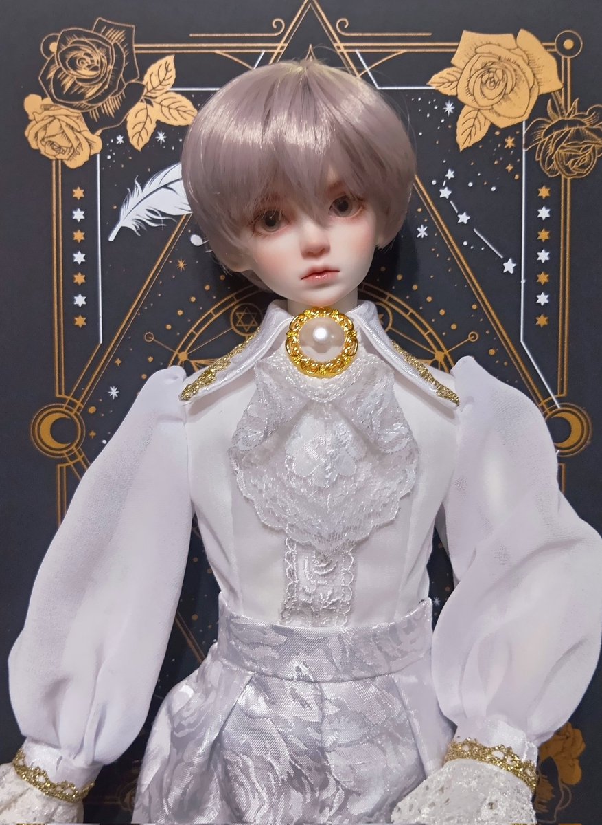 ERICさま エリックの王子服作っていた。 ジャケットとかがまだだけど。 可愛い