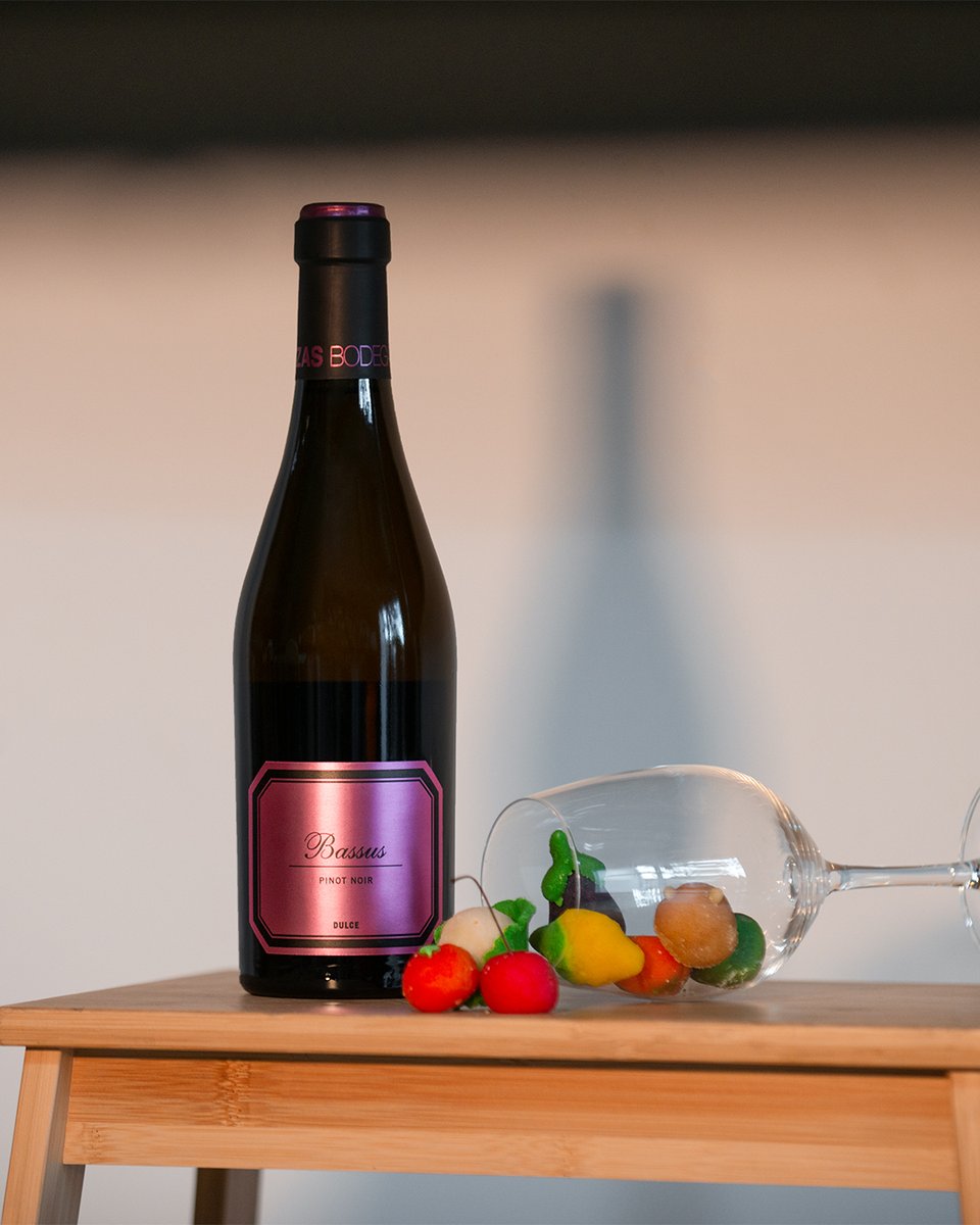 #Febrero ya está aquí… 💗
¿Ya sabes cómo celebrarlo? Descubre #Bassus Rosado de #BodegasHispanoSuizas: Pinot Noir, fruta madura, frutillas rojas y un toque natural de caramelo de fresa, con gran equilibrio y frescura.
Perfecto para #SanValentín 🍓🥂