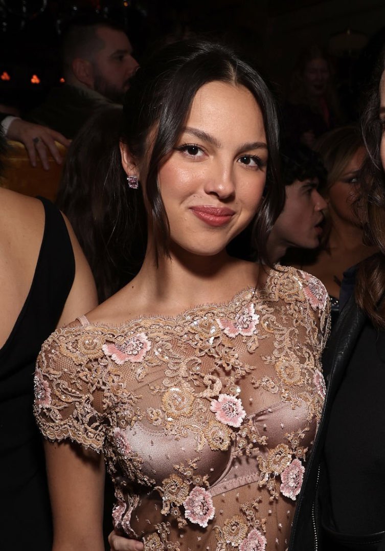 wishfortragedy's tweet photo. Not arguing with a girl that has big brown eyes. Whatever you say beautiful https://t.co/EgkrcFNJ9W