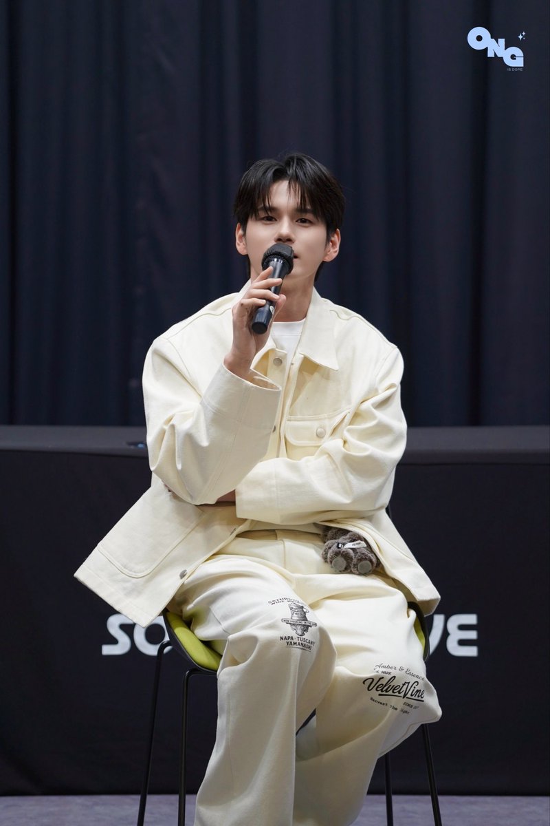 ongisdope's tweet photo. 260131✨

🎤💬

#ONGSEONGWU #옹성우 #邕聖祐  #องซองอู #オンソンウ
#위로 #WELO https://t.co/jZdCEWQiHv
