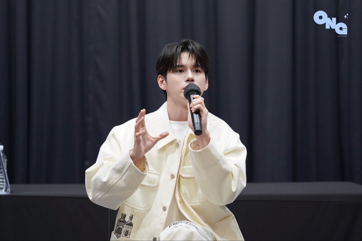 ongisdope's tweet photo. 260131✨

🎤💬

#ONGSEONGWU #옹성우 #邕聖祐  #องซองอู #オンソンウ
#위로 #WELO https://t.co/jZdCEWQiHv