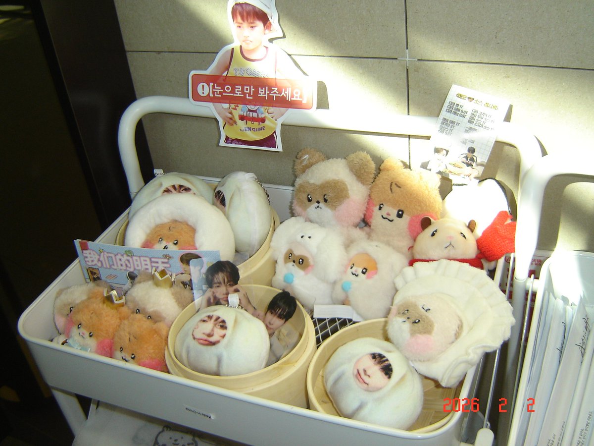 그냥 tweet media