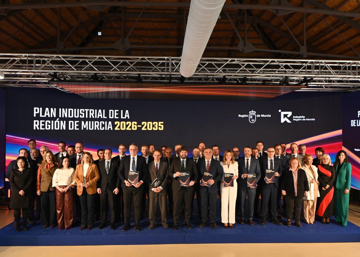🚀 Presentado el Plan Industrial de la Región de Murcia 2026-2035

👉 1.700 M€ de inversión pública
👉 Objetivo: 100.000 empleos industriales
👉 255 acciones durante la próxima década

🏭 Más industria
👷 Más empleo
📈 Más oportunidades

🗞️ Noticia: shorturl.at/X32Iy