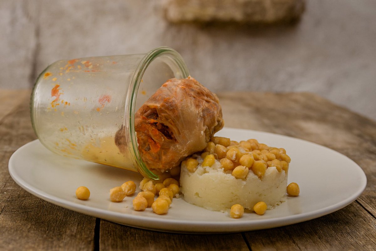 foodbierzo's tweet image. Embutidos Maribel de #Astorga también cuenta con nuestro #Botillo 2.0, por lo que puedes pasar por allí para adquirirlo y disfrutar de esta barrita energética 🤤🤤
Pásate por la Calle Pio Gullón 21 🙂