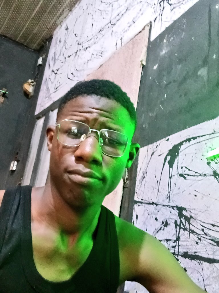 I'm a graphic designer.