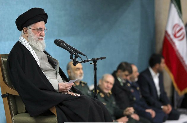 #Iran #Nuclear #USSAbrahamLincoln #nuke
Nucléaire: le président iranien «ordonne» d'entamer des pourparlers avec les États-Unis.