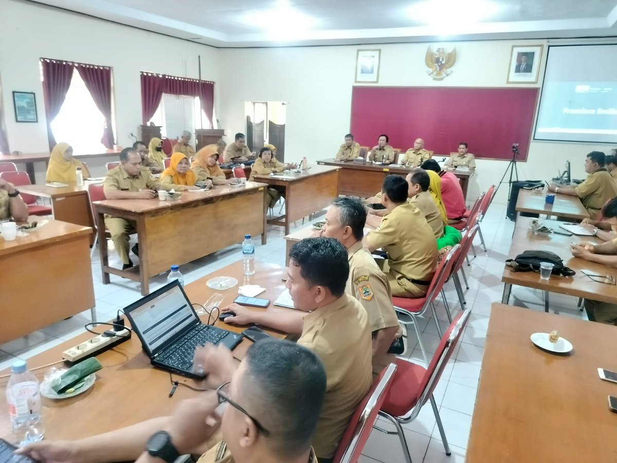 Menyongsong era Tahura, CDK II berperan aktif dalam konservasi &amp; perlindungan melalui diskusi bersama DLHK hari ini. Menjaga Gunung Muria yang tetap lestari! 🌳⛰️
#TahuraMuria #CDK2 #Konservasi #GunungMuria #Ngopeninglakoni 
<a href="/DwiCahyoPurnom8/">Dwi Cahyo Purnomo</a> 
<a href="/dlhkprovjateng/">Dinas Lingkungan Hidup dan Kehutanan Prov Jateng</a>