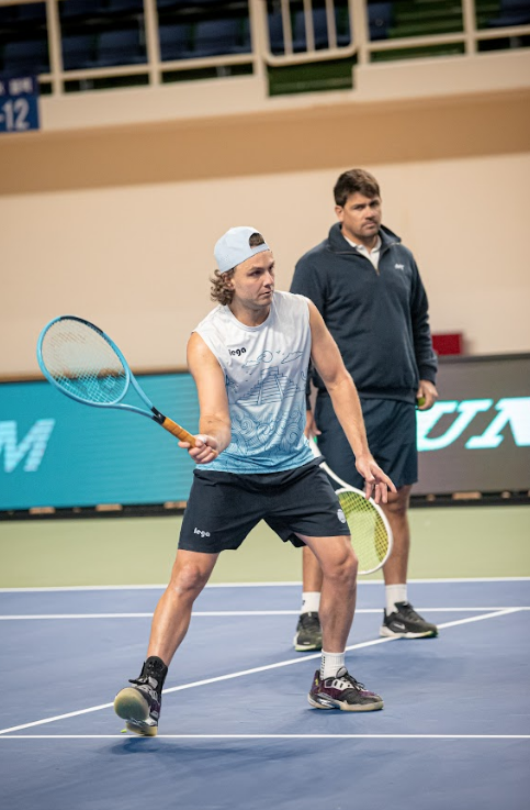 puppotenis's tweet photo. Primer entrenamiento en #Busan. Qualifiers @CopaDavis Argentina vs. Corea del Sur. Gijang Gymnasium. Thiago #Tirante Marco #Trungelliti Guido #Andreozzi Federico #Gómez Juan Pablo #Ficovich con @javifranatenis y @schwank10 (capitán y sub).
📷 Prensa @AATenis https://t.co/0Y4ZTOI5RF