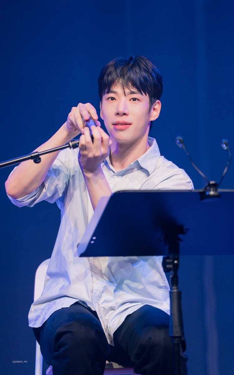 누가봐도 커튼콜 있는줄 몰랐던 사람처럼 보고계셔서 허거덩거덩스 #황순종