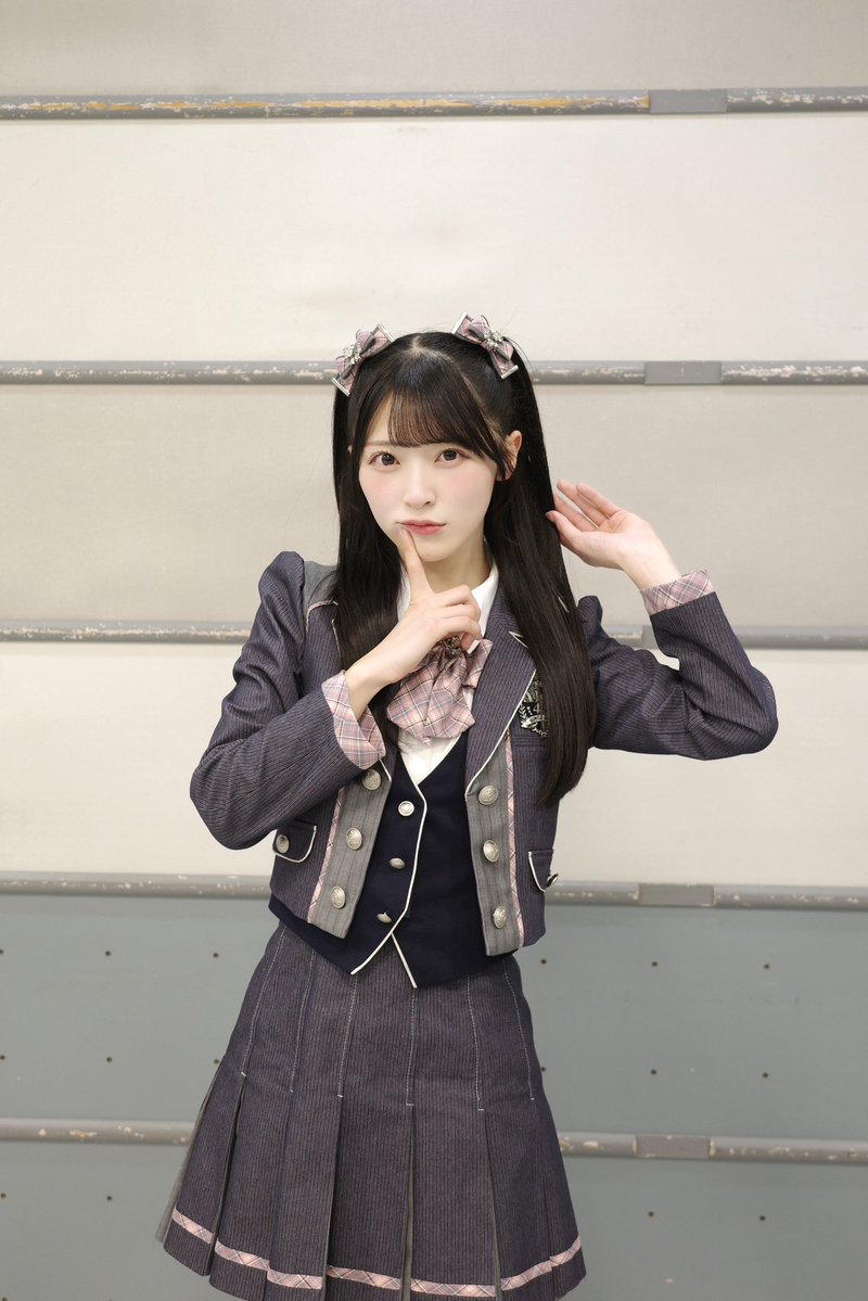 CDTVライブ！ライブ！
｢名残り桜｣初披露ありがとうございました🌸

今回はストレートハーフツイン👧🏻

疾走感のある力強くも儚い桜ソング…！
いかがでしたか？？🥹

ぜひ感想を教えてくださいね~！

#AKB48_名残り桜
#AKBの桜ソング