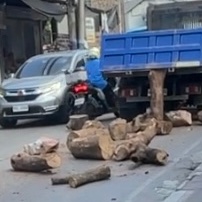 Casually walked down the streets and almost got final destination-ed
