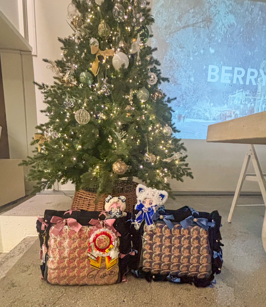 역시 피네는 가족이죠잉? 💛🩵🩷💙
제 영혼의 단짝 소녀💙 오늘 넘 고마웠어요잉
또놀아여~~~!!! 😆