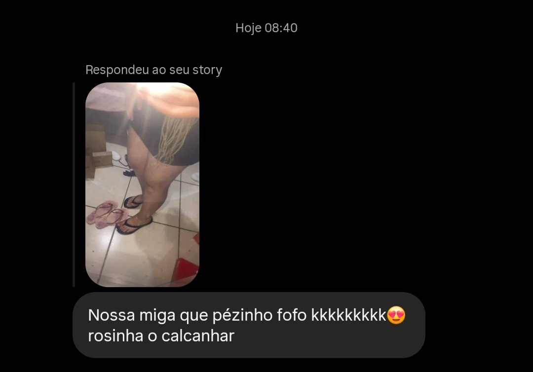 baddieizaa's tweet photo. primeiro elogio que recebo do meu pé que parece um pãozinho https://t.co/XdybEcLXwe