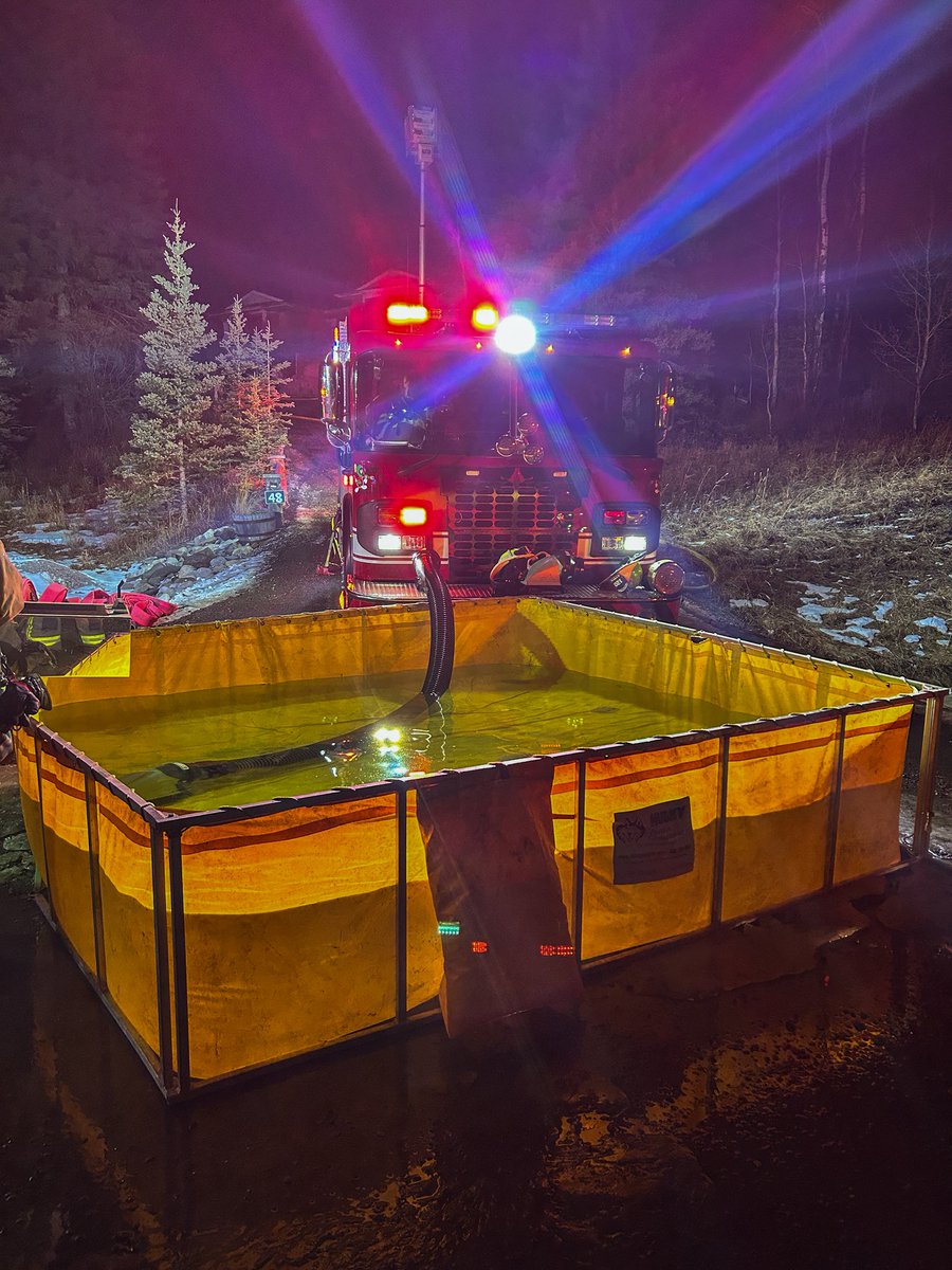 Redwood Meadows Fire tweet media