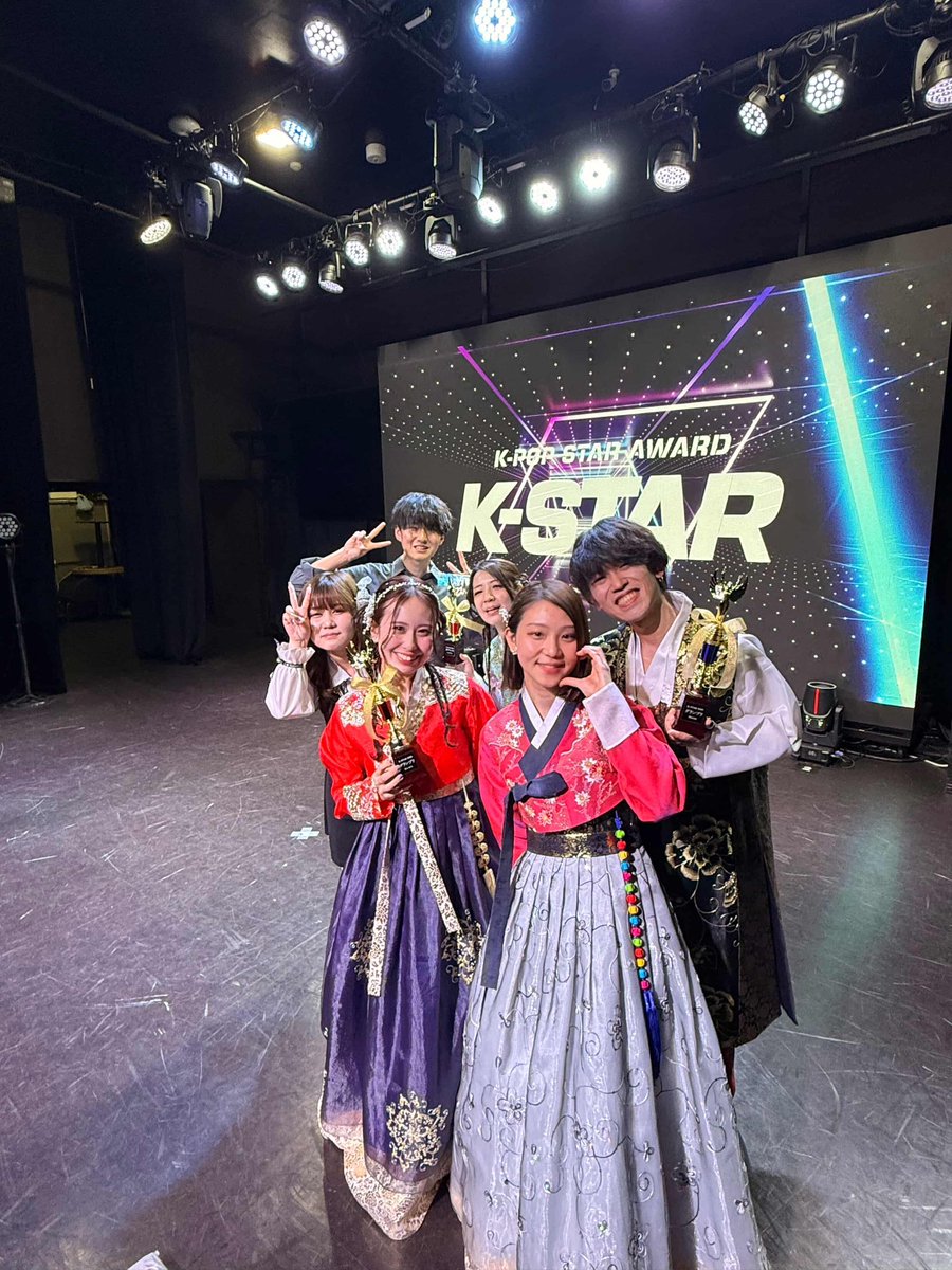 hello_sak__'s tweet photo. 2026.2.1（sun）  K-STAR 2026 
授賞式＆ファッションショー

総合3位🥉 

みなさん本当にたくさんの暖かい応援ありがとうございました💗
大好きな韓服に憧れだったランウェイ👗
その2つが掛け合わさったこのイベント

はじめてのランウェイで3ステージも歩かせてもらえて夢のような時間を本当にありがとうございました🥰一生の思い出💎

みしゃん🐠🪸ちゃん
Shinki🌊🐶くん
しょこたん🌻🐈‍⬛さん
☁みる︎︎︎︎☁ちゃん
歩夢🐧🌾くん
Risa🪽🫧

審査期間中『ライバル』だったけど
リハでみんなとお会いして
今度は『仲間』として
最高なステージを作り上げることができ本当に楽しくて幸せでした🫶🏻︎💕︎︎
この6人で最高なステージ作れたことほんとに嬉しいです🪄