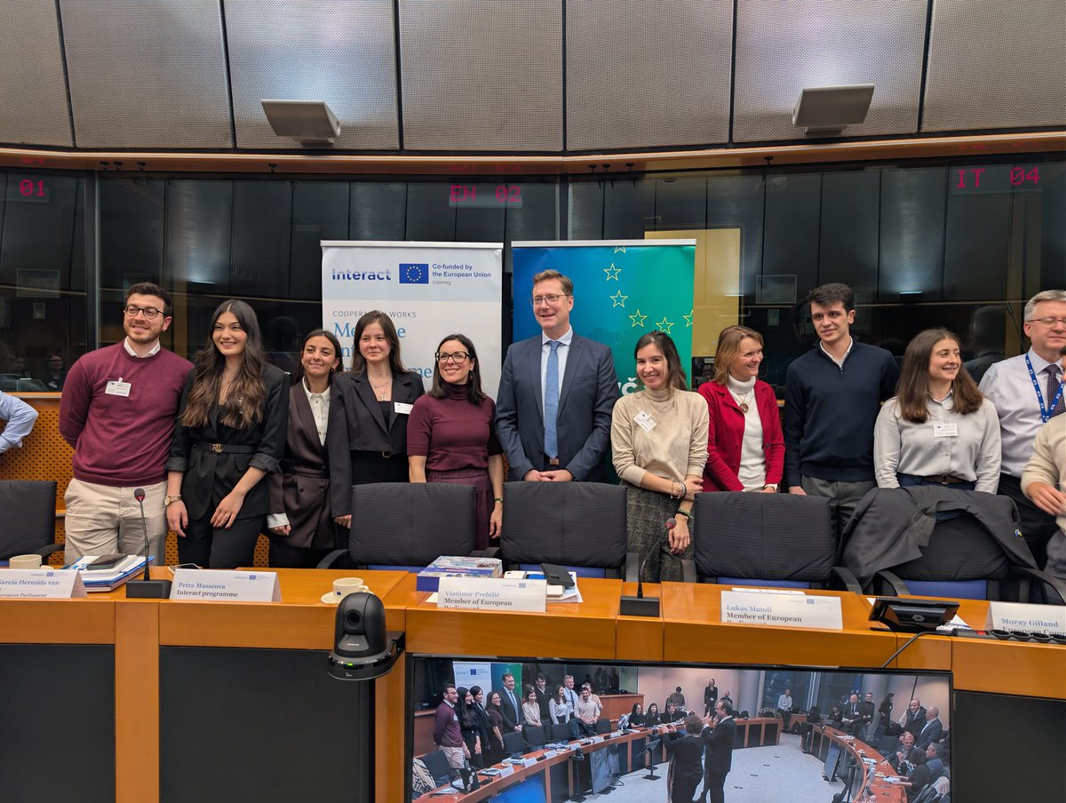ABBaskanligi's tweet image. 🇪🇺 At the European Parliament, the future of Interreg in the context of the MFF was discussed.
During the event, #IVY Volunteers showcased Stories of Cooperation, and IVY Reporter Selin presented the "Joining for Safer Borders" project in @BgTr_IPACBC.

@InteractEU @interreg_eu