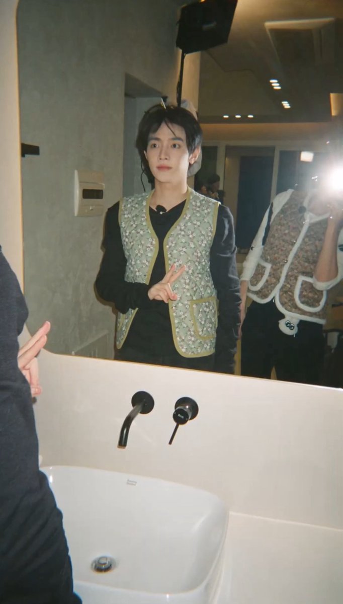 sunlightshb's tweet photo. more haobin on film 🥺🥺🥺 https://t.co/9kYzQQHdS6