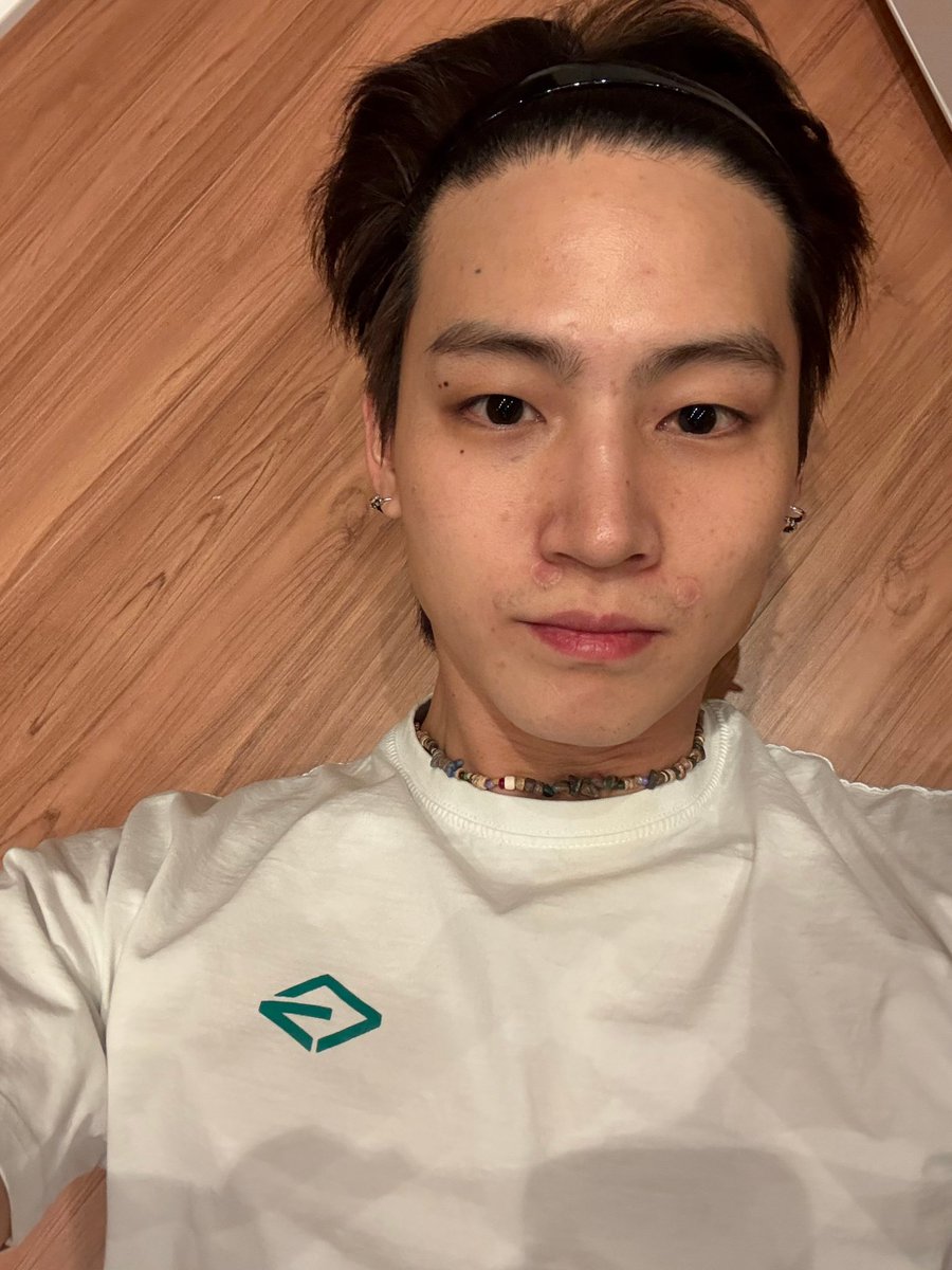 imjaebooms's tweet image. 260202 #JAYB pop chat 💬 

📸