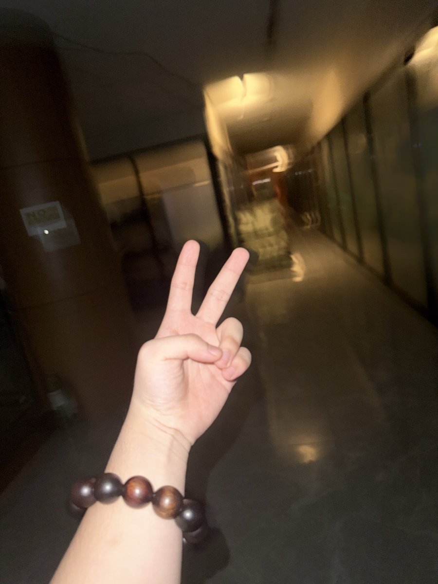 lu18080's tweet photo. 来个人聊天哇 https://t.co/1BOF1uhRbN