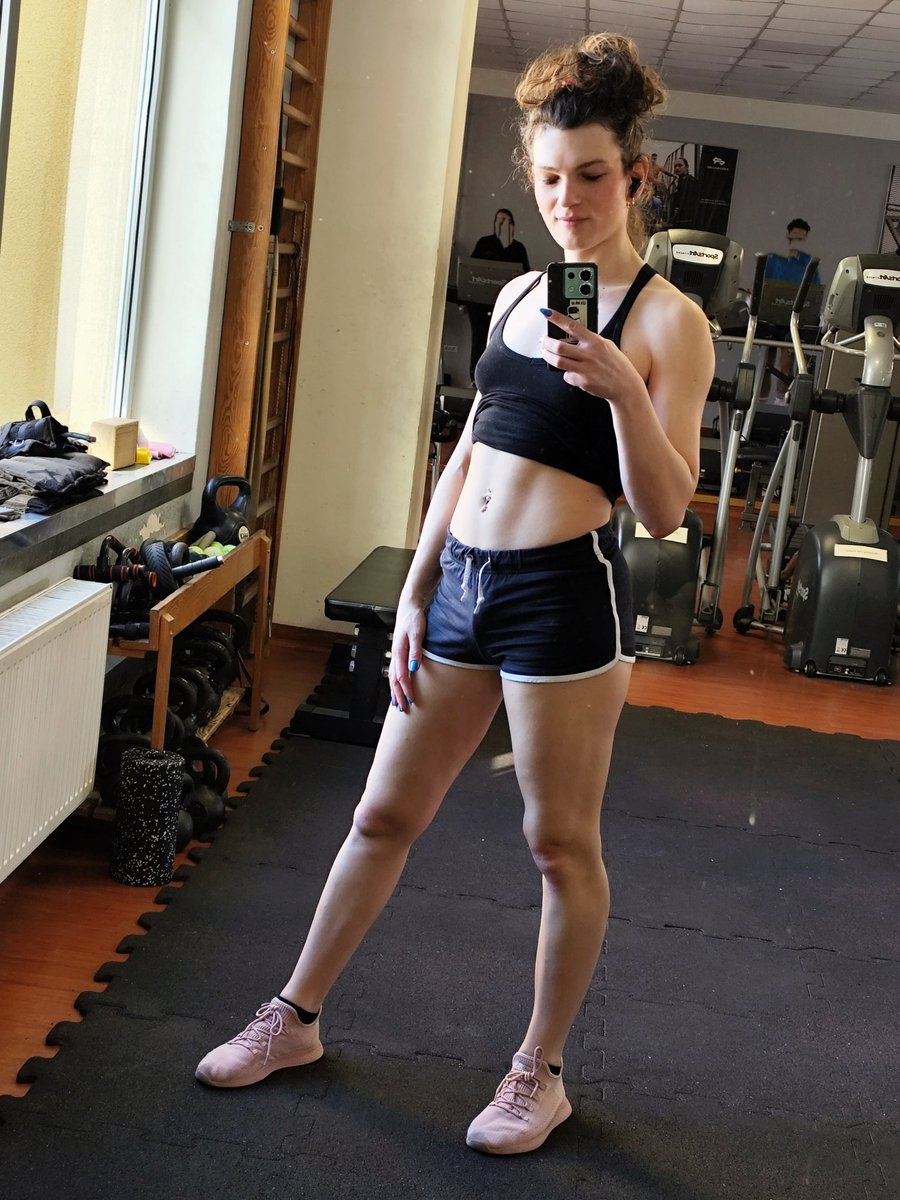 MedelaineVoila's tweet photo. Can you feel the power? πͺπ
#fittransgirl #transmuscle #gymgirl #workoutgirl https://t.co/mBs2lFtZeb