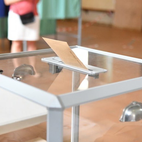 🚨 RAPPEL IMPORTANT !!

Il ne vous reste plus que quelques jours pour vous inscrire sur les listes électorales :

- En ligne : jusqu’au 4 février
- En mairie ou par courrier : jusqu’au 6 février.

Ça prend 2 minutes. 
Ne laissez pas les autres décider pour vous.