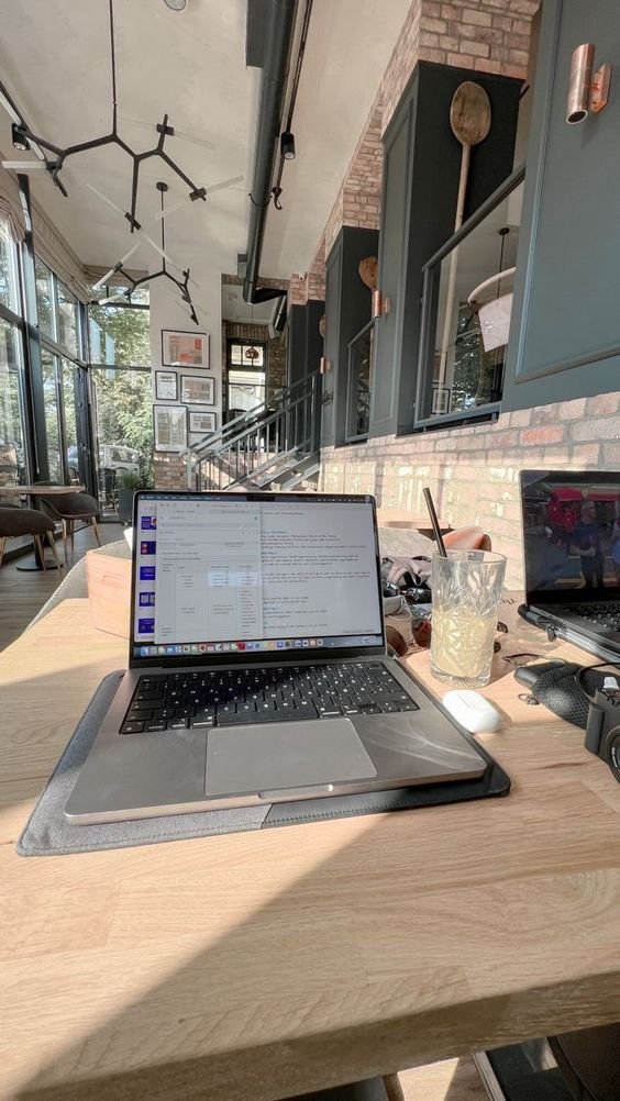 6 Remote Jobs without Interviews.

[Bookmark for later🔖]