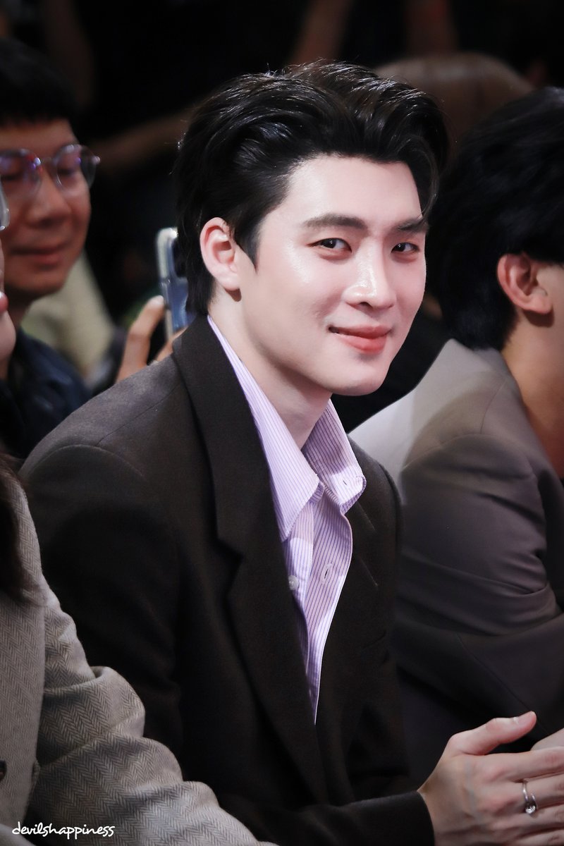 devilshappiness's tweet image. คิ้วทึ~

#MeanPhiravich 
#UltimateTroopBoardJump2026