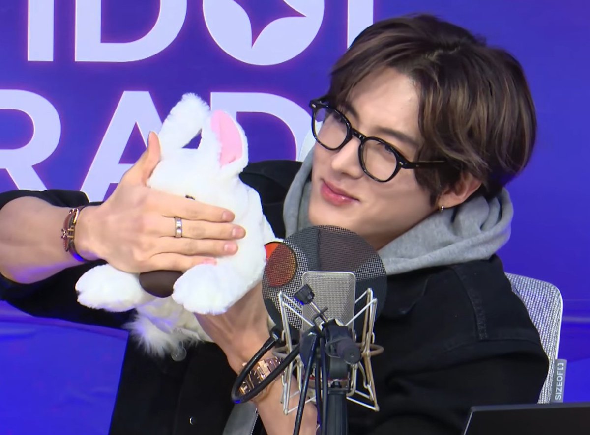 deobimom's tweet photo. #ERIC #에릭 edi 4cut today ♡ https://t.co/eTpePHXW65