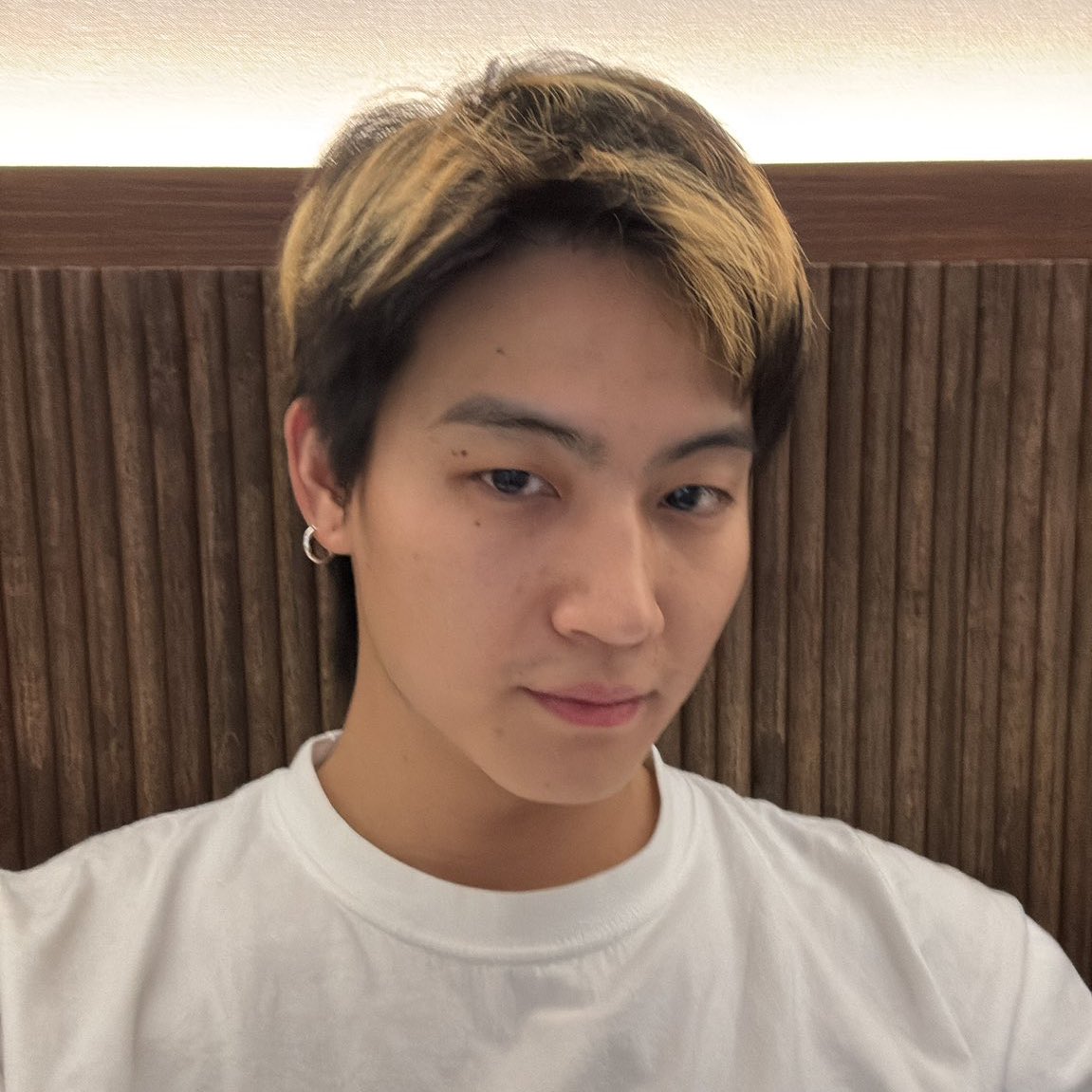 🐣ทาลิปทุกวันเหรอ ?? ปากชมพูมากเลย
🌴กัดปากก่อนถ่าย 

กุจะบ้า 5555