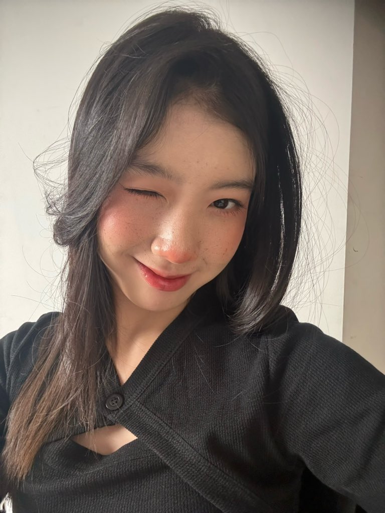 JE_JemimaJKT48's tweet image. #JemiMonday 🖤