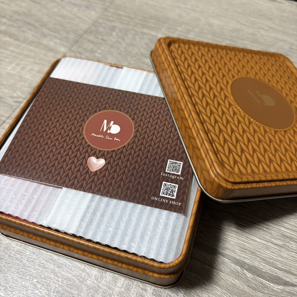 ええクッキー買ったんぬ🥹🤎 クッキー缶は最高だぬ🥹🤎 ちょっとずつ