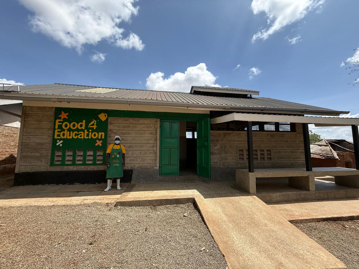 Met Wawira ,Food for Education Boss.

Discussed expanding Muranga  Schools Meals Pilot.
From current 45k to all 205k Muranga pupils( in phases) &amp;  hinging  farmers into the programme; building more kitchens,more jobs.

Muranga Mangoes were served in Nbi meals today.