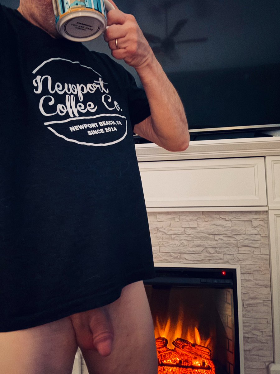 sexyoldercpl68's tweet photo. Morning. Happy Monday.
#MorningCock #CoffeeAndCock #NoPantsNoProblem #NakedCoffee #CockAndCoffee #FullMugHalfNaked
#CoffeeBeforeClothes https://t.co/MDiiVQQ7x1