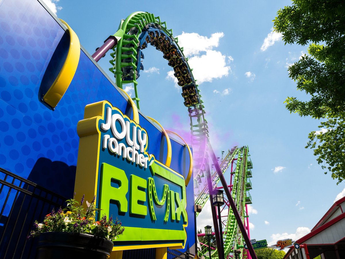 Hersheypark's tweet photo. Happy #GroundhogDay from #Hersheypark 🍫 

Hersheypark opens in 60 Days and goes from snowy to sunny ☃️☀️

Beat the winter blues with the Best Price Of Summer on tickets: https://t.co/pygEcNnFtT https://t.co/pcnzOc0Lgq
