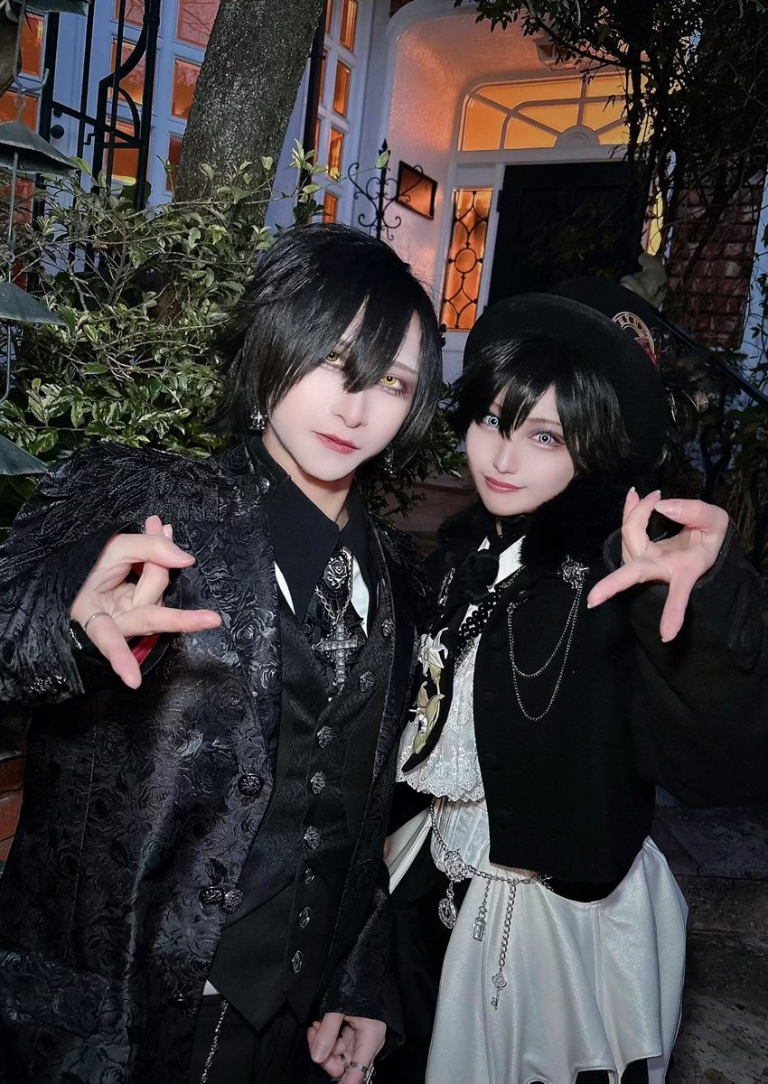 #マリッジ皇子会　主催のRinさんと🦇

この度は大変素敵な会にお声掛けくださり
大大大感謝でございました🥀🥀🥀
みなさま本当に耽美で麗しく最高でした。
マリッジ皇子会0125の方に参加しておりました〜
M字バングはいいぞ。