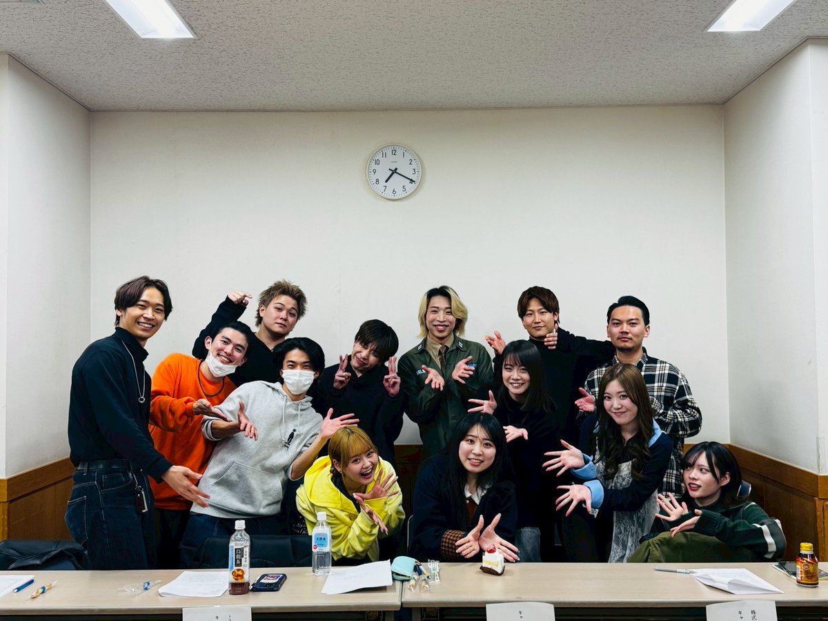 舞台『バベる。』
昨日、顔合わせでした。

役者のなかにまさかの当日誕生日の方が印波さん、お誕生日おめでとうございます!

近日、とうとう全員揃っての
本読みになります。
『バベる。』本格始動です。
本日よりチケット発売開始しましたので是非、ご確認ください!