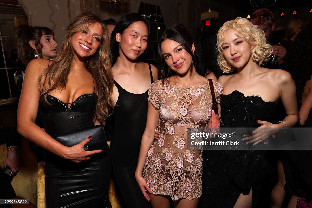 DailyRodrigo's tweet image. Olivia with Tate Mcrae, Madison Hu and Rosé at the W Magazine, Charli XCX and Saint Laurent #GRAMMYs after party!