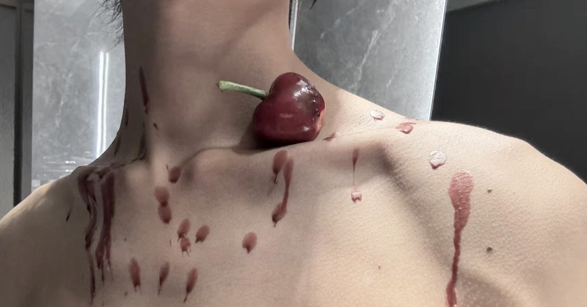 CARDELK98's tweet photo. ⠀⠀⠀⠀⠀⠀⠀⠀

  ——— Cherry on top? I had time to mess up before I take my shower so here’s a little photoshoot. 

⠀⠀⠀⠀⠀⠀⠀⠀ https://t.co/iDesZsUU9g