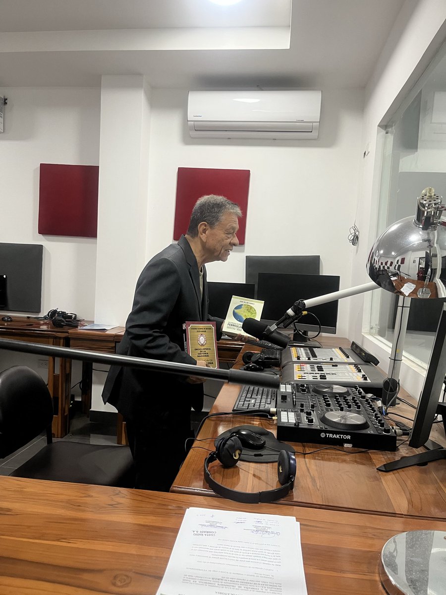 TV &amp; Radio Amor
Gracias por el obsequio de los libros: Enciclopedia de la historia nacional y diccionario histórico peninsular. 
Javier Vélez Alvarado, José Villón Torres.